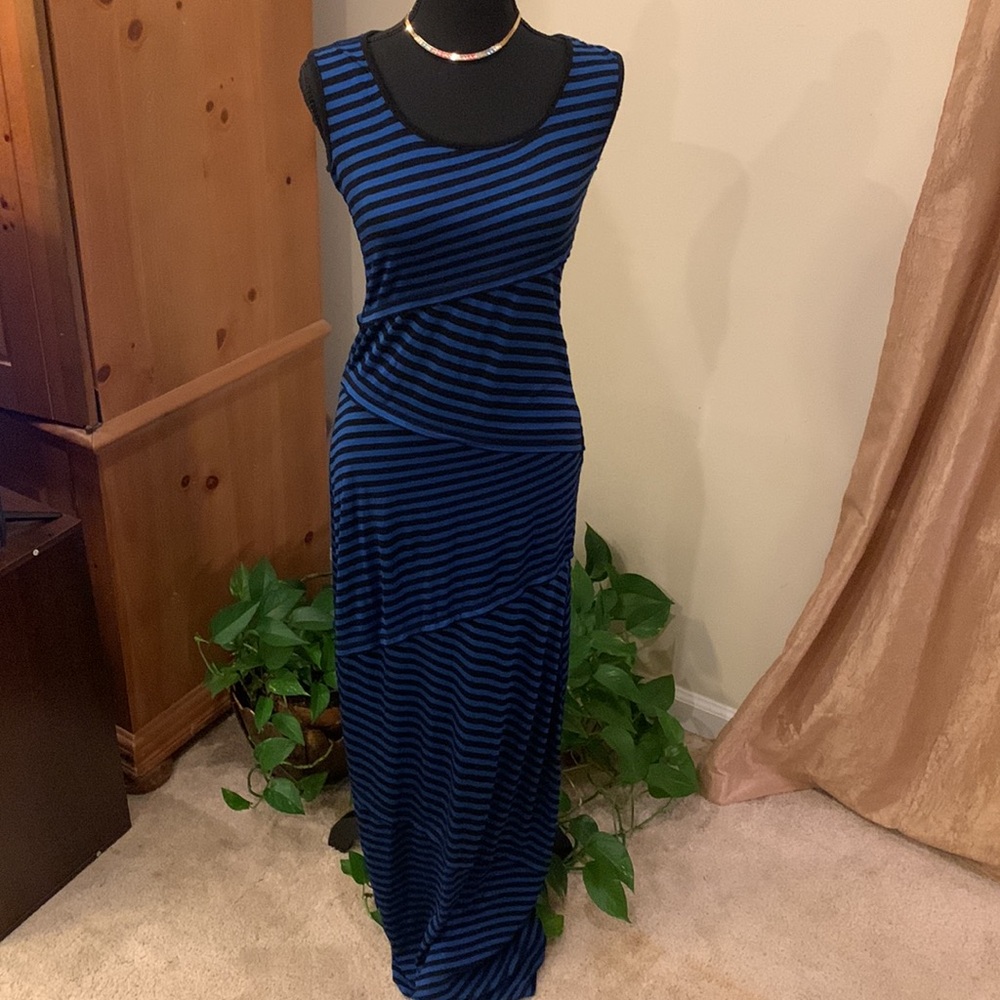🌹Vintage Max Studio •Blue and Black Sleeveless Maxi Dress